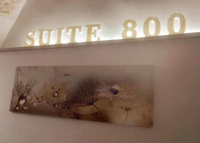 Suite 800